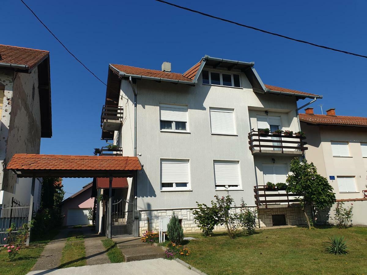 Apartman Kod Dide I Bake Vukovar Buitenkant foto